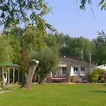 Ferienhaus Ferienhaus Mit Kamin Am Achterwasser In Luetow *
