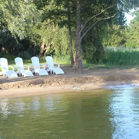 Nyaraló Ferienhaus Mit Kamin Am Achterwasser In Luetow *