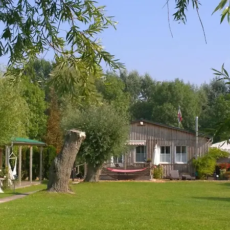 Nyaraló Ferienhaus Mit Kamin Am Achterwasser In Luetow *
