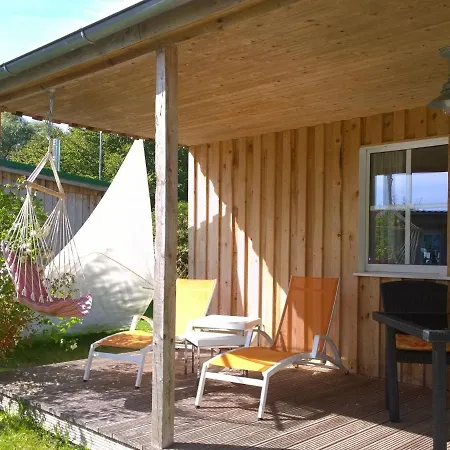 Nyaraló Ferienhaus Mit Kamin Am Achterwasser In Luetow Lütow
