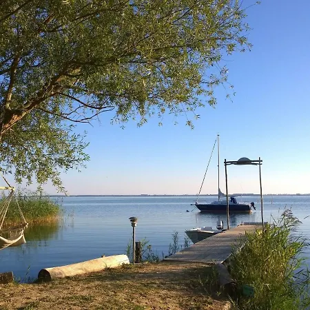 Nyaraló Ferienhaus Mit Kamin Am Achterwasser In Luetow