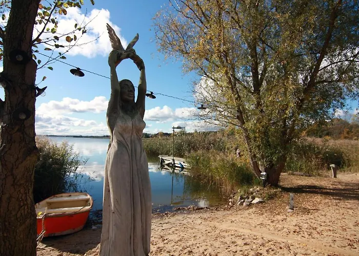 Holiday On The Backwaters, Holiday home *